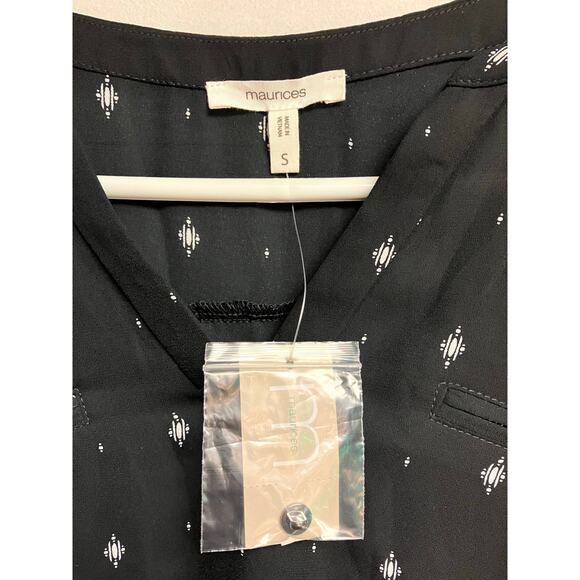 Maurice’s patterned blouse top - Picture 5 of 5